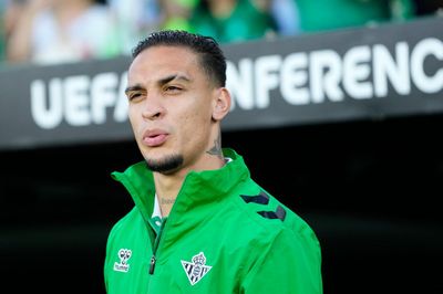Antony được trao quyền lựa chọn rời Man Utd mới khi mức phí cắt giảm được tiết lộ