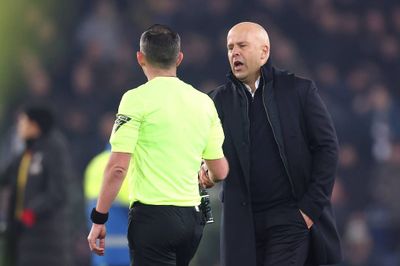 Arne Slot phản ánh về vở kịch Derby Merseyside và vinh quang vô địch Anfield của Liverpool