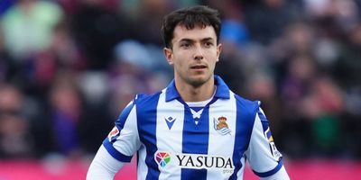 Arsenal chuẩn bị ký hợp đồng với Martin Zubimendi: Chi tiết chuyển nhượng, tác động và kế hoạch đội hình