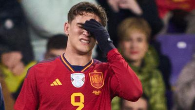 Gavi của Barcelona dính chấn thương đầu gối nghiêm trọng trong trận thắng 3-1 của Tây Ban Nha trước Georgia ở vòng loại Euro 2024