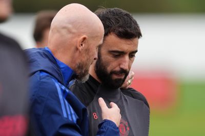 Bruno Fernandes tiết lộ cuộc thảo luận riêng tư với Erik ten Hag sau khi bị Man Utd sa thải