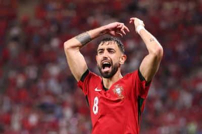 Bruno Fernandes gặp khó khăn khi Cristiano Ronaldo nói rằng anh ấy đã tạo ra một vấn đề quan trọng
