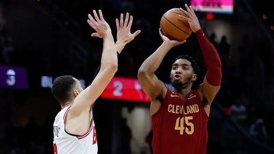 Donovan Mitchell phá kỷ lục của Cavalier với 71 điểm