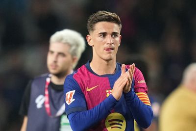 Huấn luyện viên Flick của FC Barcelona "nổi da gà" vì Gavi và "rất vui mừng" với chiến thắng của Sevilla