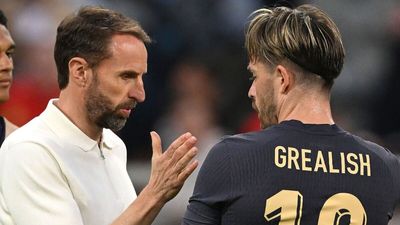 Gareth Southgate và Jack Grealish dường như bị ngắt kết nối khi Gary Lineker đề cập đến 'Ma sát'