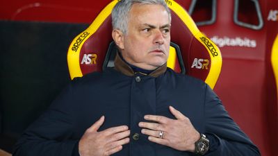 Tiết lộ lời chia tay của Jose Mourinho từ Roma: Cảm thấy 'bị phản bội' khi bị sa thải