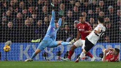 Jota cứu điểm cho Liverpool sau khi Wood lo sợ trước Nottingham Forest