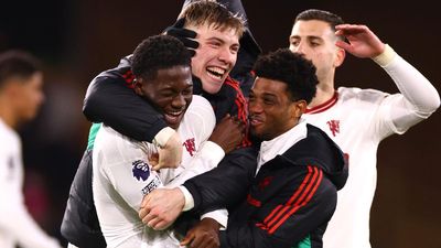 Kobbie Mainoo so sánh với Clarence Seedorf, mô tả nhà vô địch Manchester United là 'Giấc mơ thành hiện thực'
