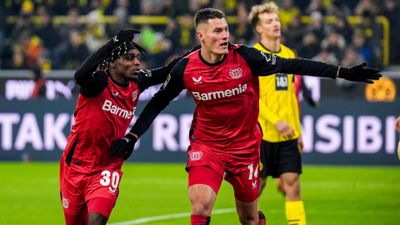 Leverkusen chiến thắng Dortmund khi Bundesliga trở lại