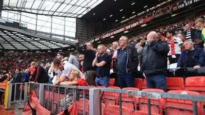 Man Utd mở bán vé trận đấu thứ Bảy sau khi giá tăng 'phản tác dụng'