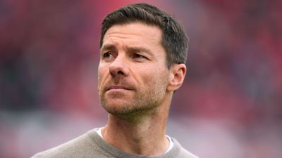 Manchester City để mắt đến Xabi Alonso sau nhiều tháng bị Liverpool từ chối