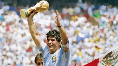 Cúp vàng World Cup bị đánh cắp của Maradona sẽ được bán đấu giá