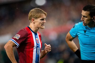 Martin Odegaard có thể phải ngồi ngoài một tháng khi Arsenal chờ đợi tin tức mới