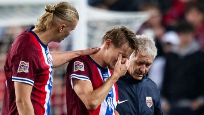 Chấn thương của Martin Odegaard: Huấn luyện viên Na Uy gửi lời xin lỗi tới HLV Mikel Arteta của Arsenal