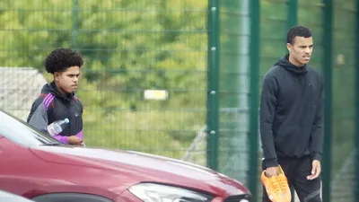 Mason Greenwood tập luyện cùng đồng đội cũ Man Utd giữa tương lai bấp bênh