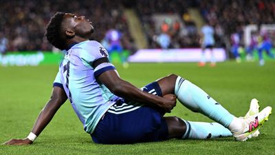 Mikel Arteta cung cấp thông tin cập nhật về chấn thương của Bukayo Saka trong bối cảnh lo ngại về việc vắng mặt kéo dài