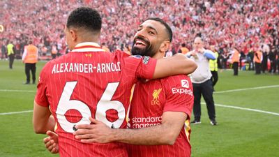 Mohamed Salah tri ân Trent Alexander-Arnold rời Liverpool: Kết thúc một kỷ nguyên mang tính biểu tượng