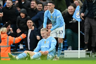 Phil Foden củng cố vai trò là lá bùa hộ mệnh mới của Man City và thay đổi động lực cho tương lai của Man Utd