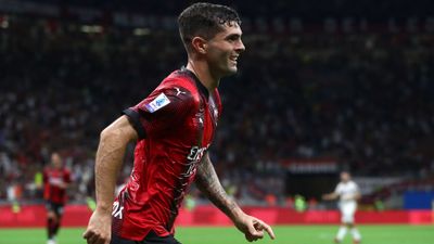Pulisic gây ấn tượng với pha kiến tạo số 10 trong trận hòa Milan đầy kịch tính