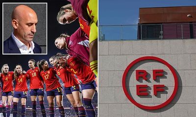 Lãnh đạo RFEF chuẩn bị kiện các cầu thủ đội tuyển quốc gia Tây Ban Nha vì nổi loạn