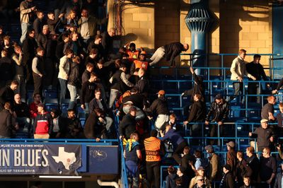 Sự hỗn loạn ở Stamford Bridge: Sự hỗn loạn của đám đông, Bài học về an ninh và Phân tích tác động của trận đấu