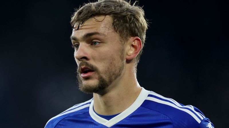Chelsea nhắm đến Kiernan Dewsbury-Hall và Archie Gray để tăng cường hàng tiền vệ