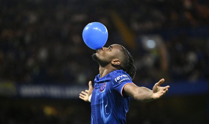 Chelsea đánh bại Servette ở trận lượt đi play-off Conference League